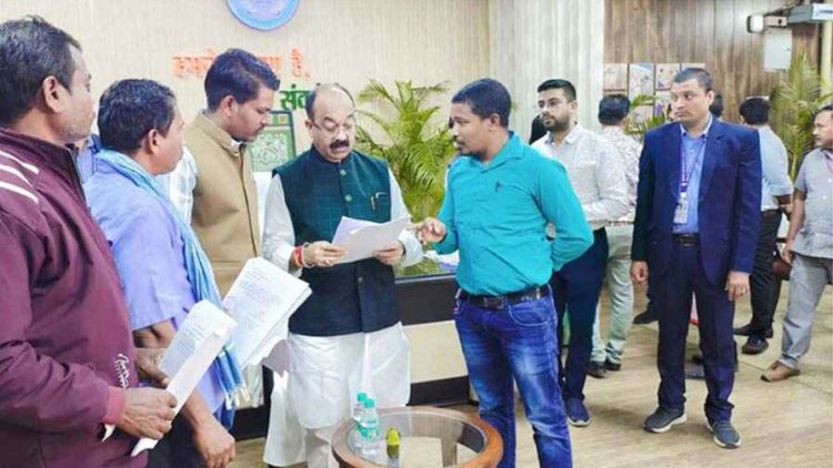 सहकारिता विभाग की लापरवाही का खामियाजा भुगत रहे किसान, नाम सुधारवाने भटक रहे किसानों ने उप मुख्यमंत्री लगाई इंसाफ की गुहार