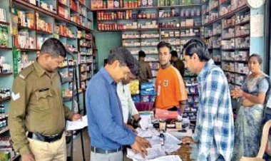शहर के 30 मेडिकल स्टोर्स में छापा, चार दुकानों में मिली नशीली दवाइयां, 6 महीने में 33 के लाइसेंस निलंबित, पांच के निरस्त