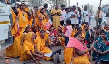 भाजपा विधायक ने किया छत्तीसगढ़ महतारी की मूर्ति का अनावरण!, ग्रामीण महिलाएं हुई नाराज, गुस्साई महिलाओं ने किया चक्का जाम