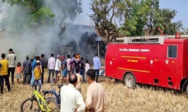 कोपरा में घर में रखे पैरावट पर लगी भीषण आग, पुलिस और दमकल की तत्परता से पाया गया काबू, बड़ा खतरा टला, नगरवासियों ने की सराहना