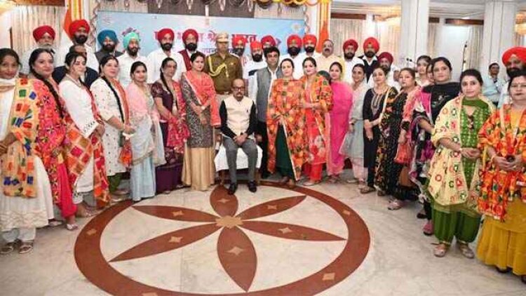 सांस्कृतिक कार्यक्रमों के साथ मनाया गया 5 राज्यों और केंद्र शासित प्रदेशों का स्थापना दिवस, छत्तीसगढ़ सिख संगठन को राज्यपाल ने किया सम्मानित