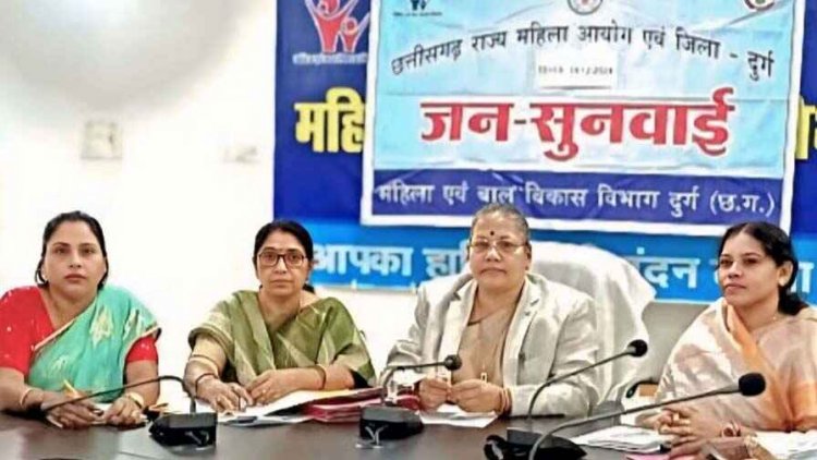 जन सुनवाई में जेठ ने आयोग के सामने बहू से कान पकड़कर मांगी माफी, ढीमर समाज ने सामाजिक बहिष्कार खत्म करने सार्वजनिक घोषणा‌ की