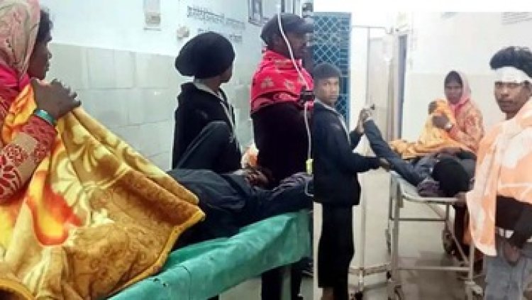 अज्ञात वाहन ने बाइक सवार तीन लोगो को मारी टक्कर, एक युवक की मौके पर ही मौत, समय पर एंबुलेंस के नहीं पहुंचने से तड़पते रहे घायल