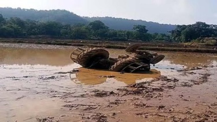 जुताई करते समय कीचड़ में फसा ट्रेक्टर, निकालने के दौरान पलटने से नीचे दबा ड्राइवर, हुई दर्दनाक मौत, परिवार में पसरा मातम, जांच में जुटी पुलिस
