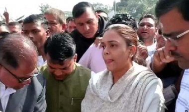 बीजेपी नेता के होटल में तोड़फोड़, ओडिशा के पूर्व मंत्री के बेटे सहित 27 लोगों को हिरासत में लिया फिर FIR दर्ज होने के कुछ देर बाद छोड़ा