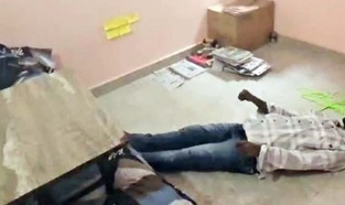 12वीं की होनहार छात्र ने एनुअल फंक्शन से लौटने के बाद फांसी लगाकर की खुदकुशी, परिवार में पसरा मातम, वजह जानने जांच में जुटी पुलिस