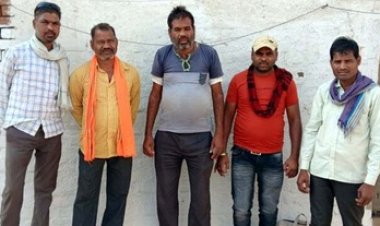 करोड़ों की जमीन का मालिक होकर भूख और बदहाली से जूझ रहा परिवार, रिश्तेदार पर कब्जा का आरोप, अब तक नहीं मिला इंसाफ