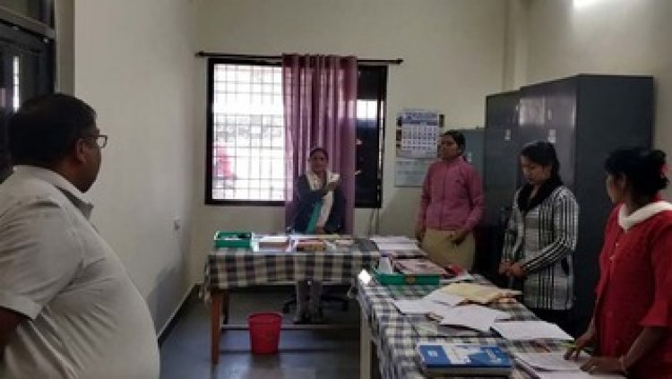 औचक निरीक्षण में 66 अधिकारी कर्मचारी मिले गैरहाजिर, 13 जिला स्तर के अधिकारी भी शामिल, सभी को नोटिस जारी, मचा हडकंप