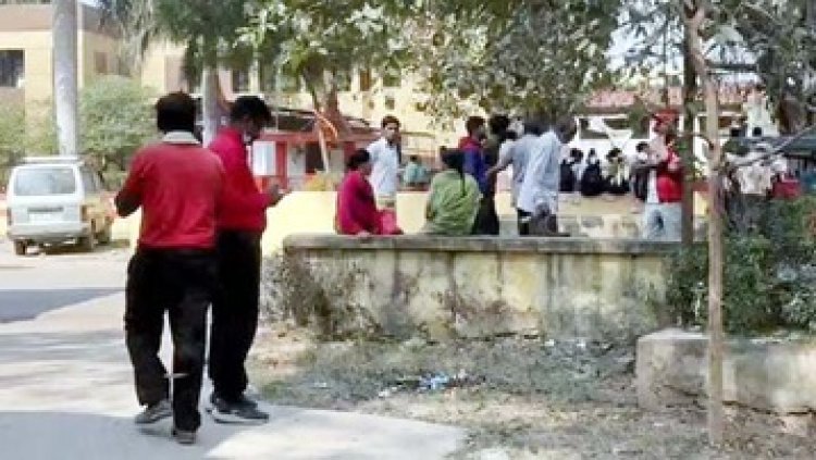 ब्वायफ्रेंड की हरकतों से परेशान प्रेमिका ने हार्पिक पीकर की खुदकुशी, मरने से पहले लिखाया सुसाइड नोट, इलाके में फैली सनसनी, जांच में जुटी पुलिस