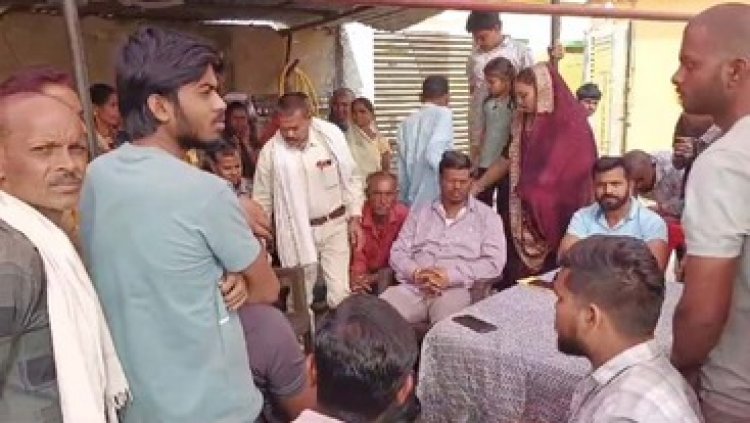 तुमगांव में निर्दलीय प्रत्याशी के घर आधी रात बिना वारंट के घुसी पुलिस, ग्रामीणों में मचाया अम्गामा, भीड़ देख वाहन छोड़कर उल्टे पांव भागने हुई मजबूर