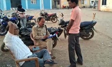 चौथिया जा रहे पिकअप पलटने से दो की मौत, 25 घायल, नहर में डूबने से युवक की गई जान, बस ने ट्रक में पीछे से मारी टक्कर, चार यात्री घायल