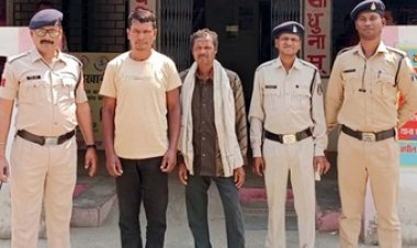 जशपुर में गाय की चोरी के बाद हत्या, गौवंश को काटकर मांस खाने वाले दो आरोपी गिरफ्तार, पुलिस ने कटा हुआ सिर व सीना के भाग किया जप्त