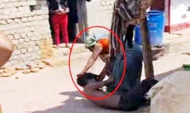 छत्तीसगढ़ में होली के दिन बीच सड़क पर पत्नी ने पति को पीटा, खून पसीने की कमाई को होली में दारु-मुर्गा पार्टी पर खर्च कर डाले पैसे