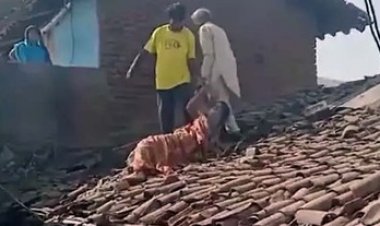 महिला पंच की चाचा-भतीजे ने की बेरहमी से पिटाई!, जेठ ने की सारी हदें पार, वीडियो जमकर वायरल, आरोपी रतिराम भतीजा आनंद दोनों गिरफ्तार