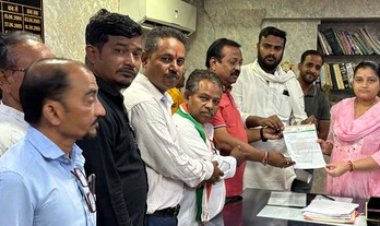 रायपुर में सागर वाली कव्वाली पर विवाद, कांग्रेस ने शराब परोसने का किया कड़ा विरोध, कार्यक्रम को रोकने पुलिस अधीक्षक को सौंपा गया ज्ञापन