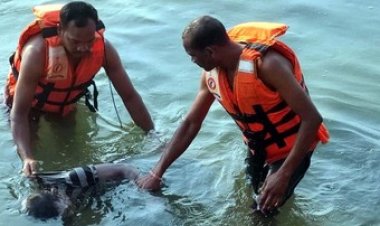 2 दोस्तों के साथ नदी में गया नहाने, 1 को डूबा देख दो दोस्त हो गए फरार, देर रात को परिजनों को मिली खबर, सुबह मिला शव, परिवार में पसरा मातम