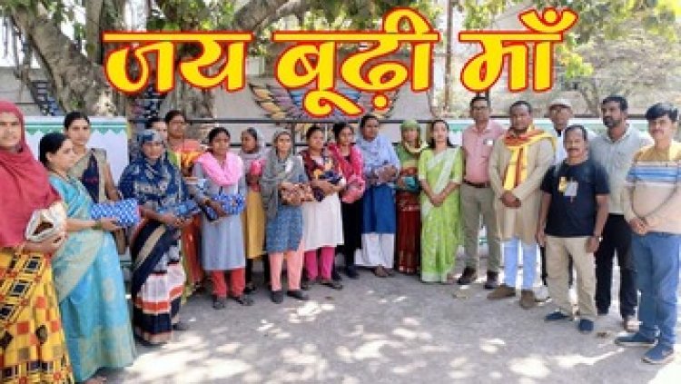 जय बुढ़ी मां गांडा महासभा द्वारा अंतर्राष्ट्रीय महिला दिवस के अवसर पर महिला सफाई कर्मियों को साड़ी श्री फल भेंट देकर किया सम्मानित