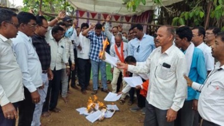 सरकार के चेतावनी के बाद भी ग्राम पंचायत सचिव हड़ताल पर, हड़ताली सचिवों ने दी आत्मदाह की चेतावनी, फूंक दिया अल्टीमेटम