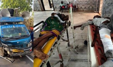 डीजे पिकअप और ऑल्टो में टोनही नाला के पास जोरदार टक्कर, मची अफरा-तफरी, एक की मौत, 9 घायल, तीन की हालत नाजुक, रायपुर रेफर