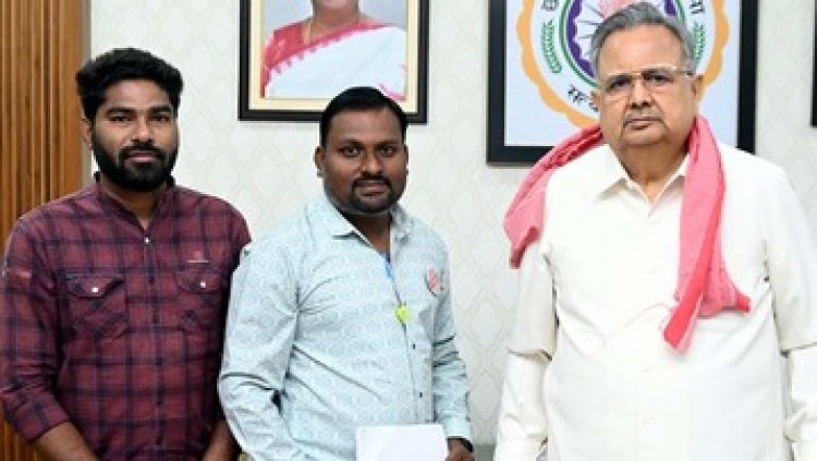 छत्तीसगढ़ी द्विभाषा फार्मुला के मुद्दे पर एम ए छत्तीसगढ़ी छात्र संगठन ने विधानसभा अध्यक्ष डॉ रमन सिंह से की मुलाकात
