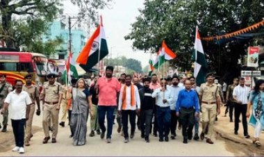 ऑपरेशन सिंदूर की गूंज के साथ गरियाबंद और नवापारा में तिरंगे का अभूतपूर्व जयघोष, भीड़ ने जमकर नारेबाजी कर दिखाए देशभक्ति के रंग