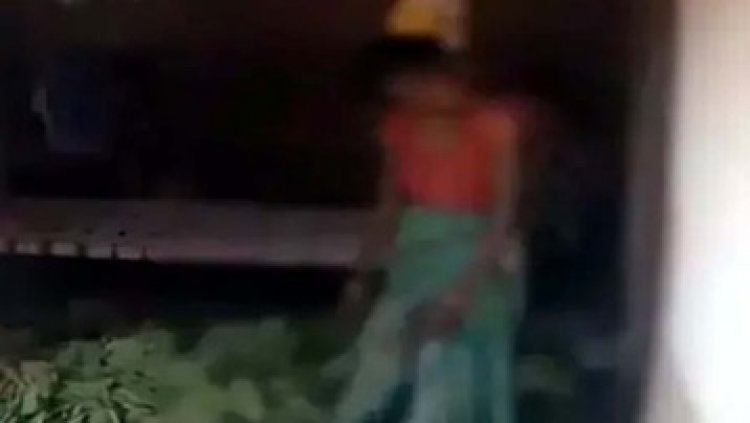 बेटी और दामाद गए रिश्तेदार के घर, बुजुर्ग महिला की फंदे पर लटकी मिली लाश, चेहरे और कनपटी पर चोट के निशान, हत्या की आशंका