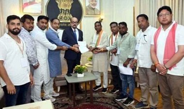 कांग्रेस की जन न्याय पदयात्रा, सरकार की नींद तोड़ने मैनपुर से 140 किमी दूरी तय कर राजभवन पहुंच राज्यपाल को सौंपा ज्ञापन