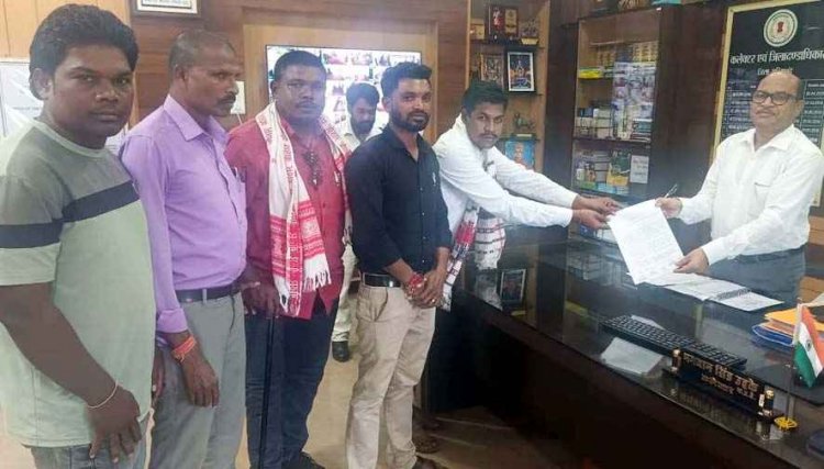 सती नाला में पुल निर्माण की मांग पर अड़े ग्रामीण, कलेक्टर को सौंपा ज्ञापन, नाराज ग्रामीणों ने चक्काजाम कर आंदोलन की दी चेतावनी