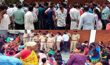 शराब की दुकान खुलने के पहले महिलाओं और युवाओं ने खोला मोर्चा, विरोध प्रदर्शन कर धरने पर बैठी महिलाएं, बोली- शराब नहीं सुरक्षा चाहिए