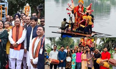 गरियाबंद में मां दुर्गा को दी भावभीनी विदाई, प्रतिमाओं का विसर्जन, CM ने गांधी जी और लाल बहादुर शास्त्री की प्रतिमा पर किया माल्यार्पण