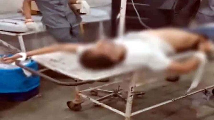 छोटा पैकेट-बड़ा धमाका करूंगा बोलकर बुजुर्ग ने पिया जहर, थाने के सामने बहू-बेटे से तंग आकर आत्महत्या की कोशिश, बहू बोली- परिवार नशे से परेशान