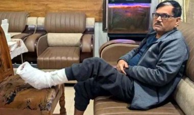 हेड कांस्टेबल ने साथियों के साथ मिलकर वकील और उसके बेटे को पीटा, कार मोड़ने के दौरान विवाद, पत्नी से भी अभद्रता, प्रधान आरक्षक सस्पेंड