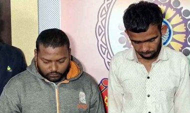 शराब पीने के दौरान मामूली विवाद, दोस्तों ने सिर पर पत्थर से 30-40 बार वार कर उतारा मौत के घाट, फिर जला दी लाश, दो आरोपी गिरफ्तार