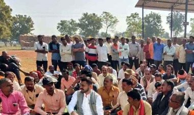 लोहरसी में किसानों के साथ धान खरीदी केंद्र में चल रही मनमानी, भारी विवाद के बाद हुआ प्रदर्शन, धान उपार्जन केंद्र के प्रभारी सस्पेंड