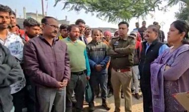 धान खरीदी केंद्र में किसानों से खुलेआम लूट, टोकन संकट से किसान बेहाल, करोड़ों का चूना, समिति प्रबंधक सस्पेंड, दो अधिकारियों पर FIR