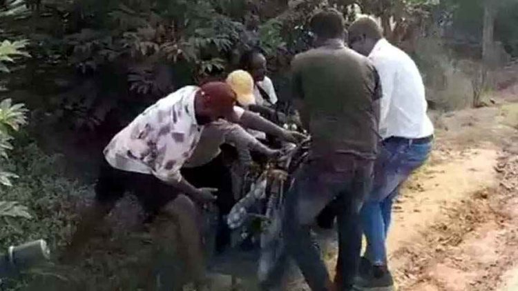 अभनपुर-बेलोंदी मार्ग पर नाली में जा गिरी तेज रफ्तार मोटरसाइकिल, दर्दनाक हादसे में ससुराल जा रहे युवक हालत नाजुक, इलाज जारी