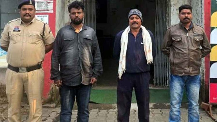 कर्मचारी को 3 लाख देकर वसूले 10 लाख, 10 लोगों ने घेरकर रिटायरमेंट का पैसा भी ले लिया, सूदखोरों का गैंग गिरफ्तार, फरार आरोपियों की तलाश जारी