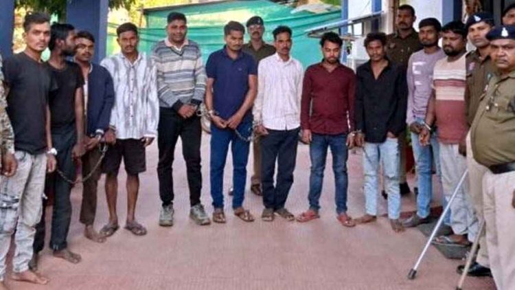 राजिम में सड़क किनारे युवक की मिली लाश, 24 घंटे में अंधे हत्याकांड का पर्दाफाश, देवरी हत्या मामले में 11 आरोपी गिरफ्तार