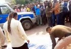 रेत से भरी हाईवा ने लिया स्कूटी सवार को मारी जोरदार टक्कर, चपेट में युवती की मौत, बौखलाए ग्रामीणों ने किया हंगामा, पसरा मातम, वाहन जप्त