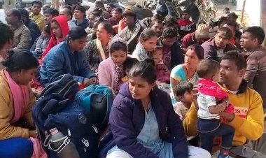 गृहमंत्री विजय शर्मा के बंगले के सामने CAF कैंडिडेट्स का हंगामा, धरना स्थल परअभ्यर्थी की बिगड़ी तबीयत, कंधे पर लादकर ले गए अस्पताल