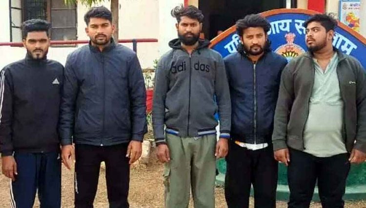 अभनपुर में युवक से मारपीट के बाद इनोवा से कुचलकर उतारा मौत के घाट, पुलिस ने 5 आरोपियों को किया गिरफ्तार, दो की तलाश जारी
