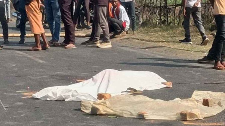 कोयला ट्रेलर की ठोकर से बाइक सवार युवक की मौत, दो घायल, इधर खड़ी कंटेनर से मोटर साइकिल की टक्कर, 1 की गई जान, पसरा मातम