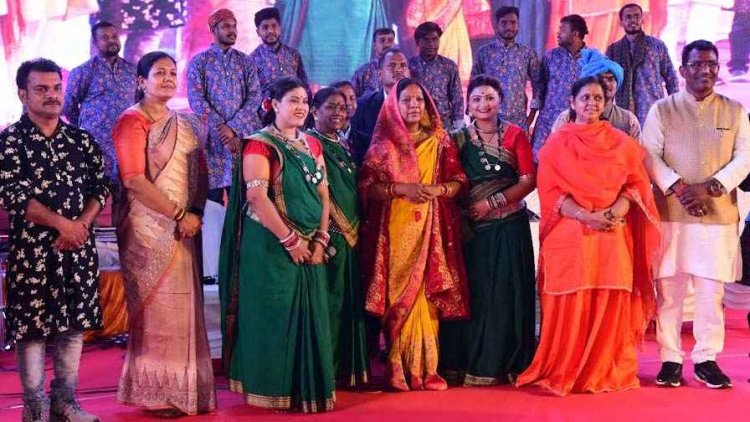 राजिम कुंभ कल्प के 13वें दिन महानदी की महाआरती में शामिल हुईं मुख्यमंत्री की धर्मपत्नी कौशल्या साय, आज महाशिवरात्रि पर CM करेंगे मेले का समापन