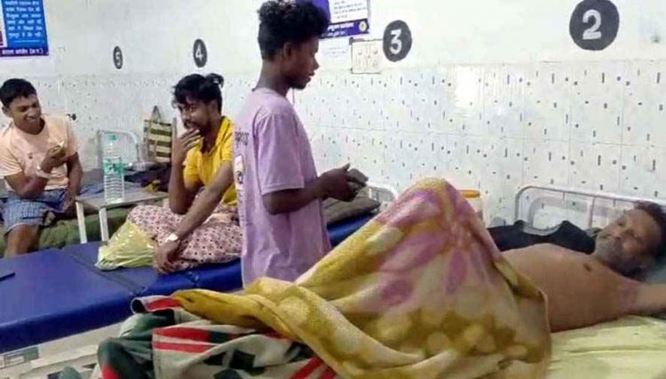 छत्तीसगढ़ में दर्दनाक हादसा, अनियंत्रित होकर पलटी पिकअप, 2 महिलाओं और 1 पुरुष की मौके पर ही मौत, 25 से ज्यादा घायल, अस्पताल में भर्ती, इलाज जारी