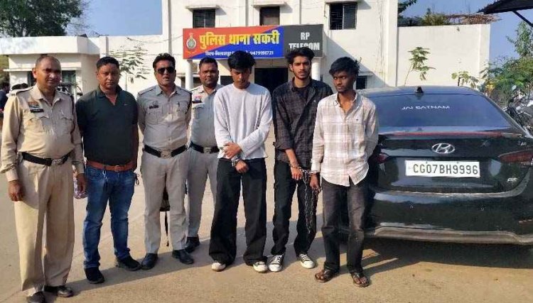 नेशनल हाईवे में ओवरब्रिज बना पार्टी स्पॉट, शराब के नशे में केक काटते युवती समेत चार आरोपियों को पुलिस ने किया गिरफ्तार, कार जब्त