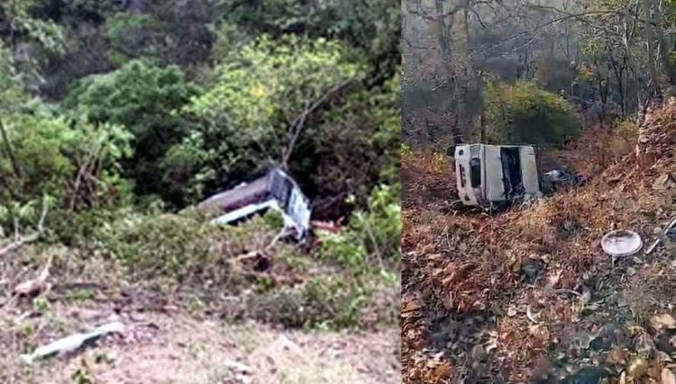 15 फीट गहरी खाई में गिरा शादी समारोह में जा रहा अनियंत्रित कैटरिंग वाहन, मची चीख पुकार, 10 घायल; चार की हालत नाजुक, जिला अस्पताल रेफर