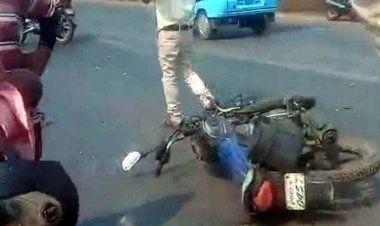 धमतरी में तेज रफ्तार अज्ञात वाहन ने बाइक को मारी जोरदार टक्कर, भखारा से लौट रहे युवक की मौके पर ही मौत, इलाके में शोक की लहर, आरोपी की तलाश जारी