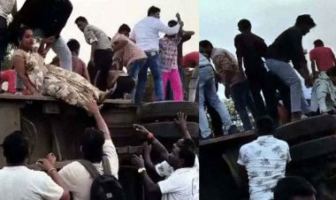 रायपुर में थाना के सामने डिवाइडर पर बस का पहिया चढ़ने से पलटी यात्रियों से भरी बस, मची चीख-पुकार, हादसे में 12 यात्री घायल, अस्पताल में भर्ती