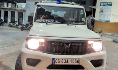 छत्तीसगढ़ में रेड मारने गई पुलिस की गाड़ी ही उड़ा ले गया बदमाश,  शातिर आरोपी मुकेश नामदेव को को ऐसे किया गिरफ्तार, सरकारी बोलेरो बरामद