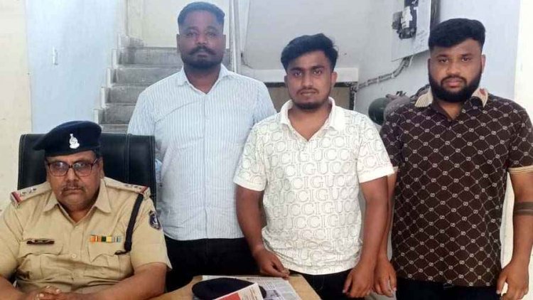 हनुमान जयंती शोभायात्रा में चाकूबाजी, साइड देने की बात पर पेट में घोंपा धारदार चाकू, हालत नाजुक, इलाज जारी, तीन आरोपी गिरफ्तार